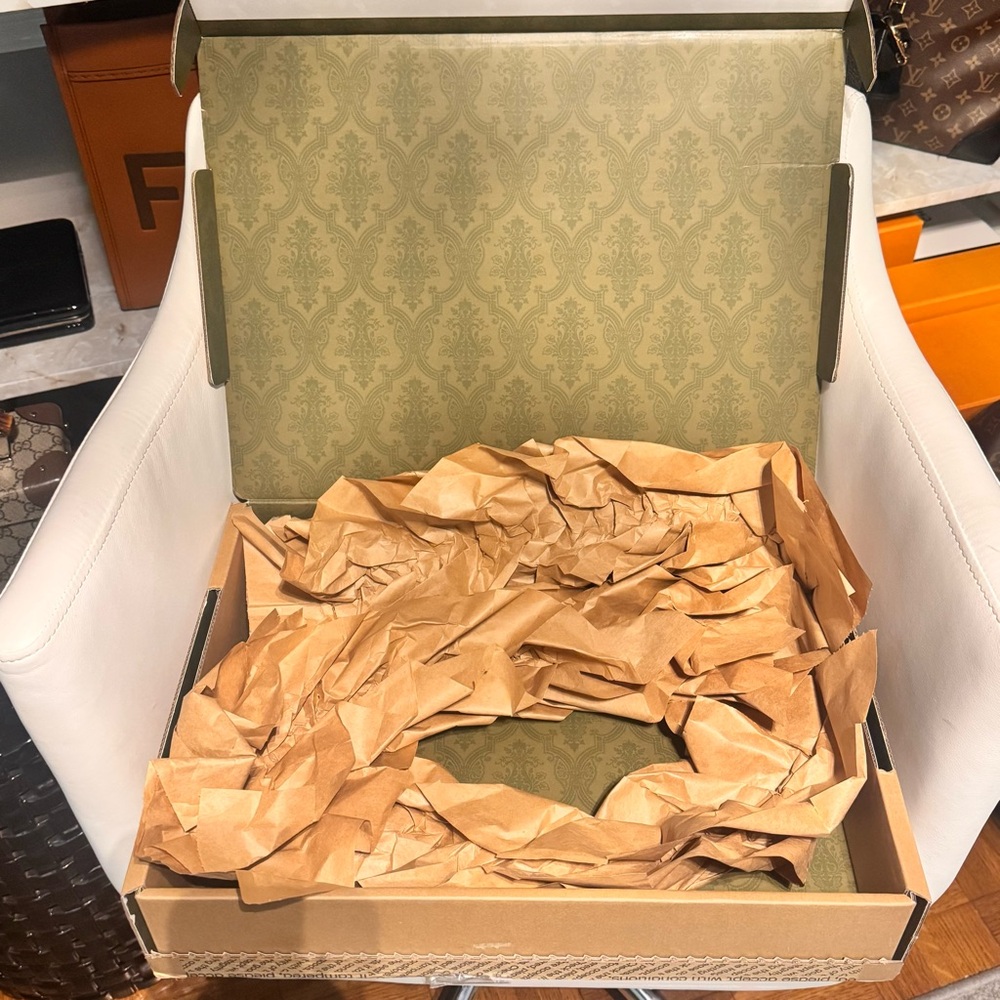 Gucci Shipping Box